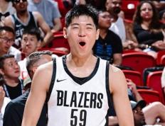 崔永熙因轻伤回国调整，将返美备战NBA季前赛，力争留队