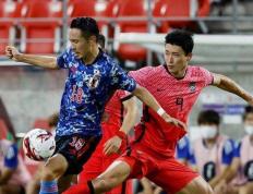 日韩双双获胜，冲击2026世界杯，中国男足面临尴尬