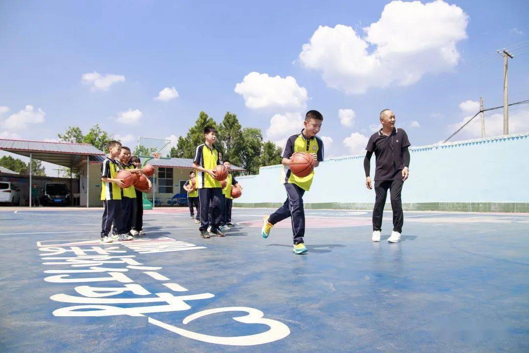 NBA传奇球星罗伯特·霍里来简阳啦！