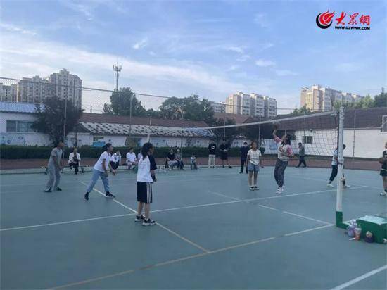 喜报！奎文区孙家小学女子排球队再夺潍坊市冠军！