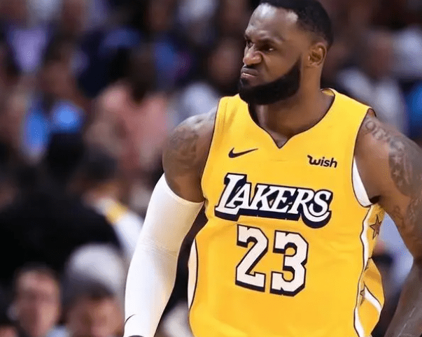 洛杉矶湖人的超级巨星勒布朗·詹姆斯（LeBron James）以一句歌词回应