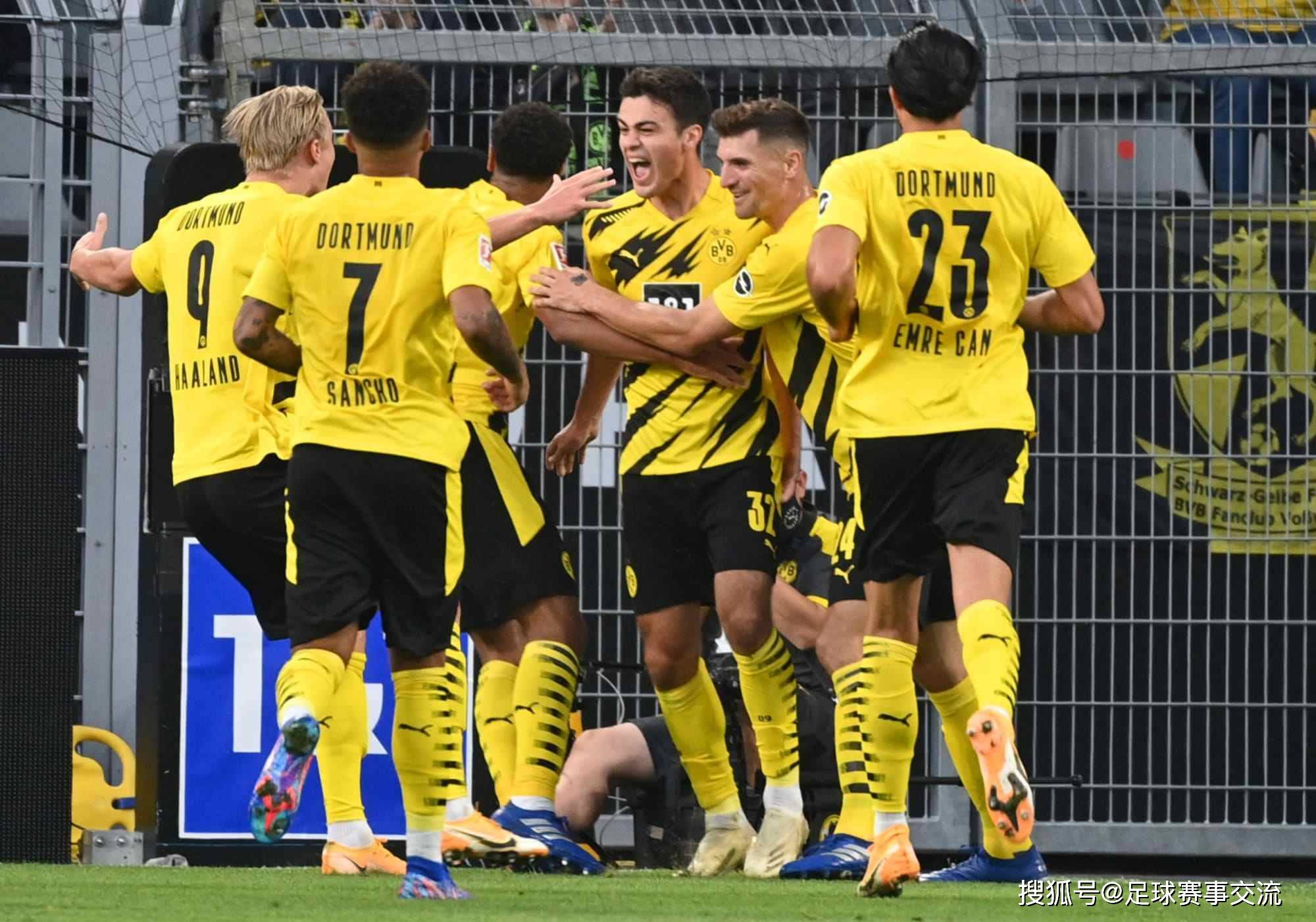 足球热搜：年轻人对阵曼彻斯特城 纽卡斯尔联对阵多特蒙德 （Borussia Dortmund）