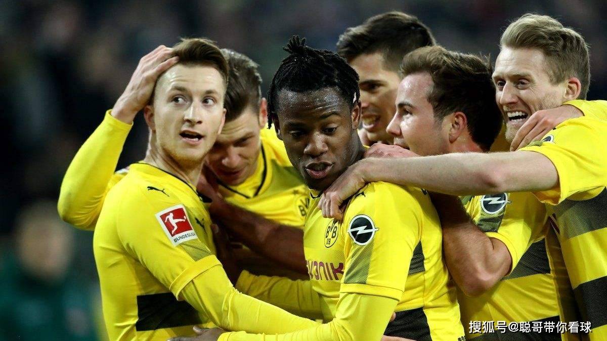 欧洲冠军联赛，大巴黎对阵多特蒙德 （Borussia Dortmund），基利安·姆巴佩冲破多特防线。