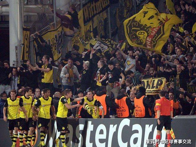 足球热搜：托特纳姆热刺对阵曼彻斯特联 多特蒙德 （Borussia Dortmund）对阵科隆