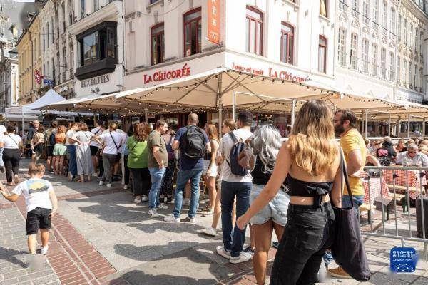 法国里尔：旧货市场上的贻贝大餐