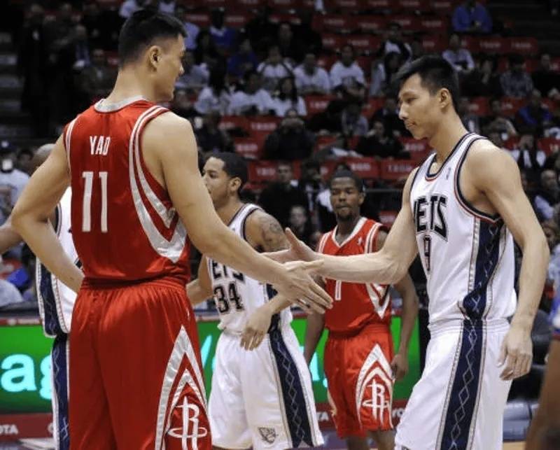 NBA晚报｜李凯尔支持队友 篮网祝福易建联 西蒙斯重打控卫