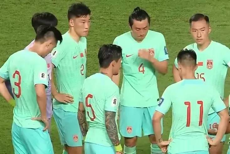 4-3太疯狂，1-3落后，连扳3球，93分钟绝杀，国足稳出线