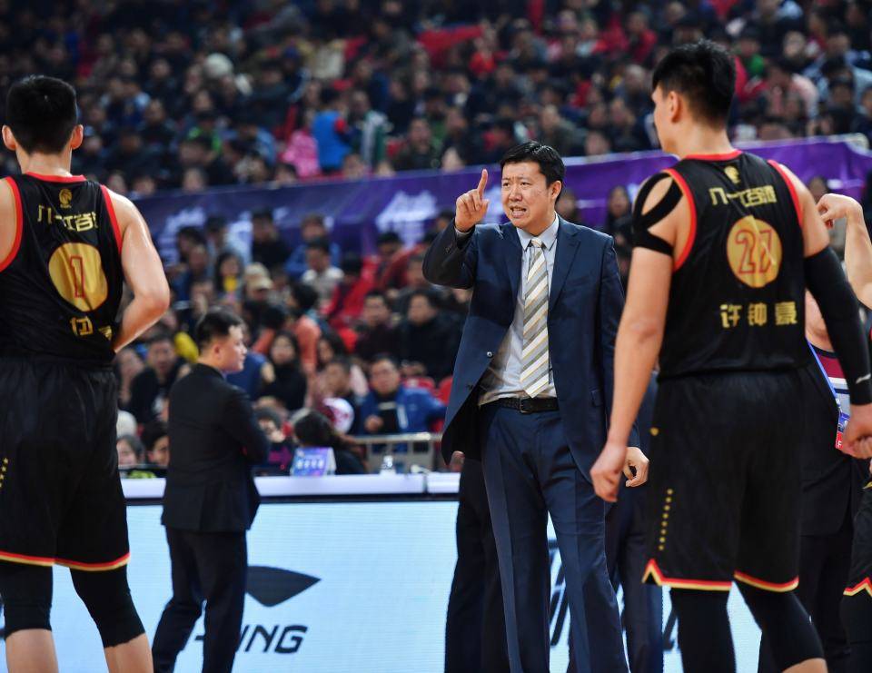 中国男篮有6人打NBA，总得分12260分，其中2人拿过总冠军戒指