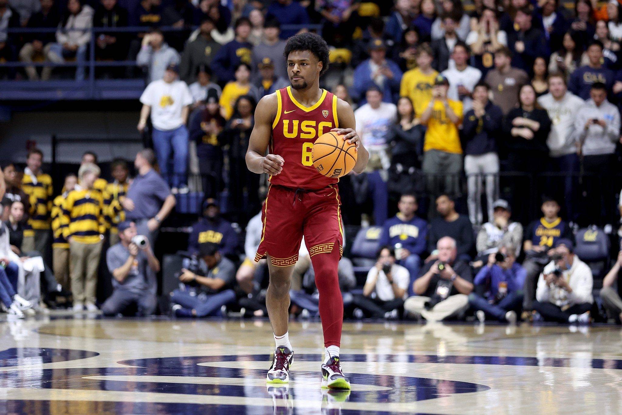 詹姆斯有望与儿子布朗尼NBA同台，准参加NBA选秀，心脏康复成焦点