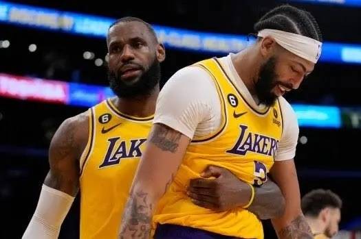 NBA一夜动态｜湖人新帅上任 巴恩斯2.7亿肥约 乔治寻求交易