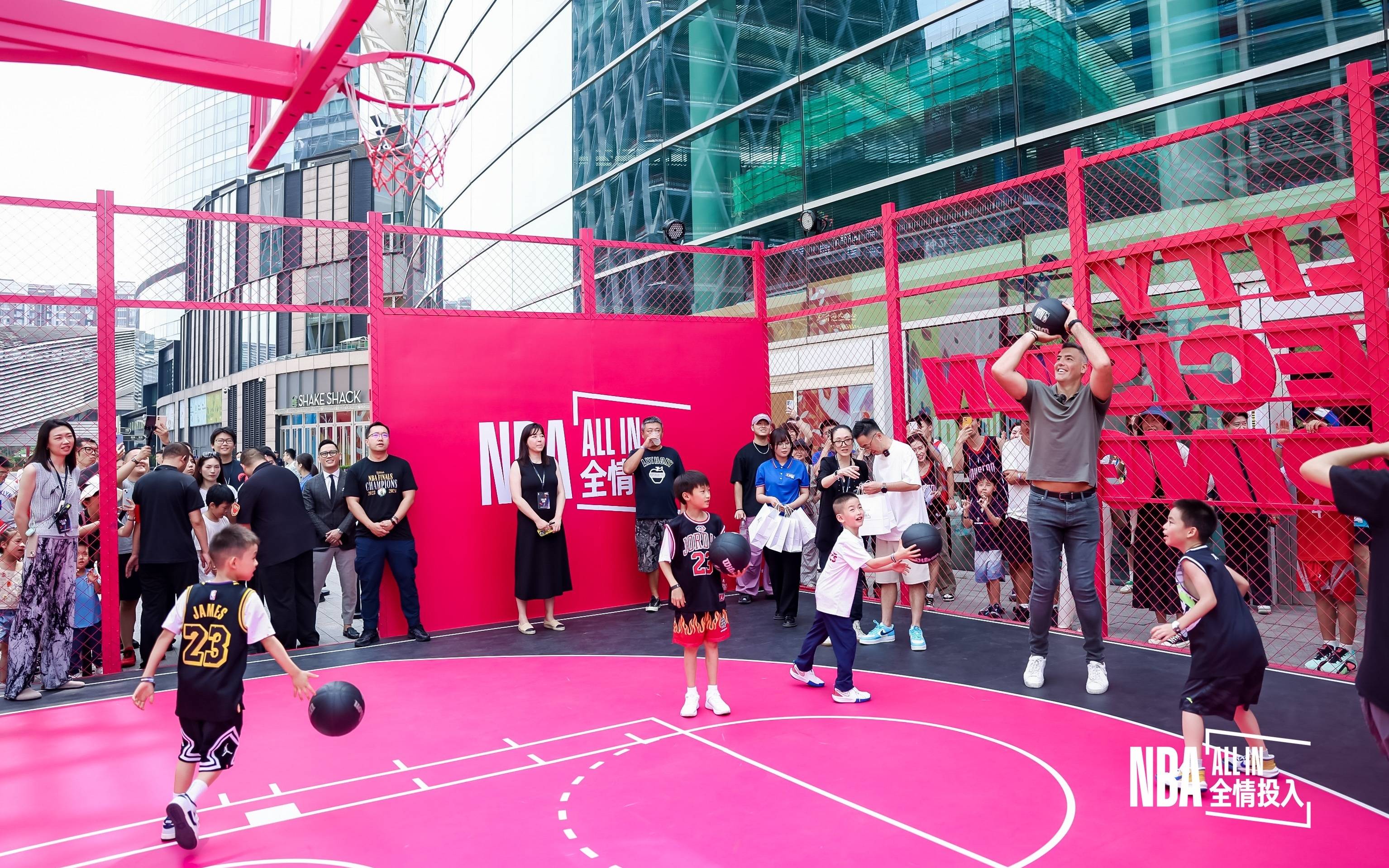 NBA名宿斯科拉建议中国球员跳出舒适圈，鼓励崔永熙迎接挑战