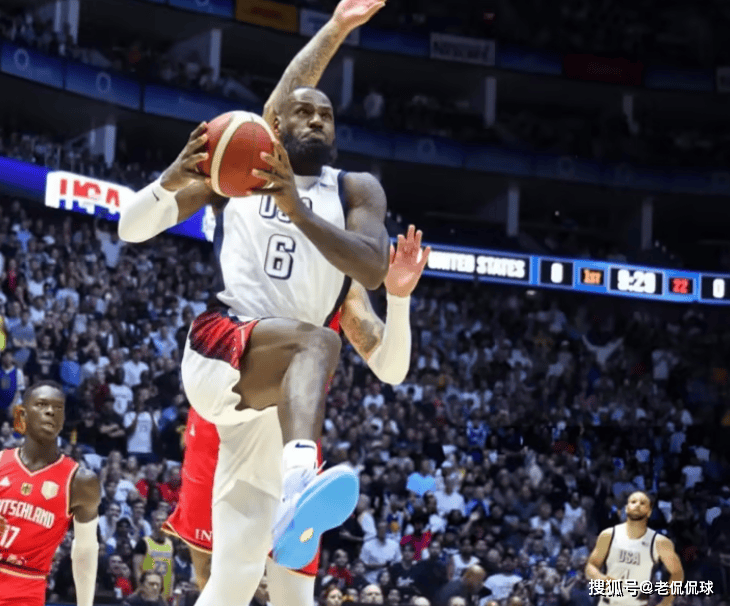 狂轰73+19！美热搜榜第一，全联盟都说你老了，你却要对抗整个NBA…