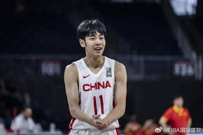 15投砸出24分！杀死塞尔维亚男篮！唯一能打NBA的中国前锋……