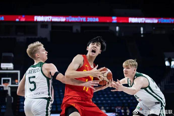 15投砸出24分！杀死塞尔维亚男篮！唯一能打NBA的中国前锋……