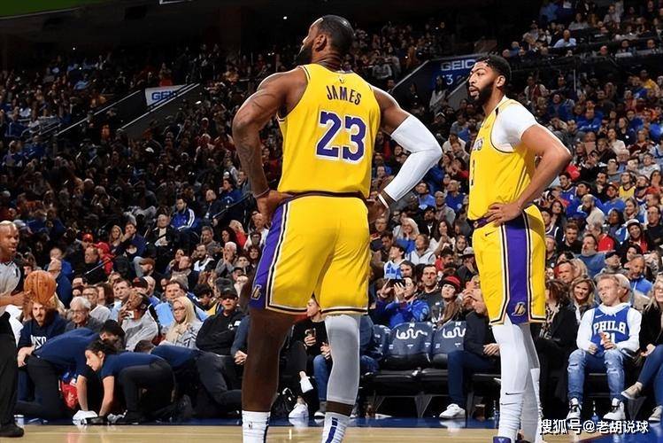 美国热搜：NBA所有球员都喜欢与詹姆斯打球，但没人想为湖人效力