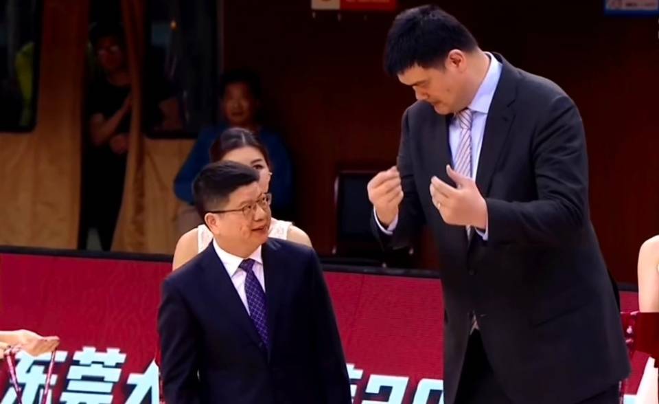 CBA全面向NBA看齐了，让人情世故放一边，姚明做对了